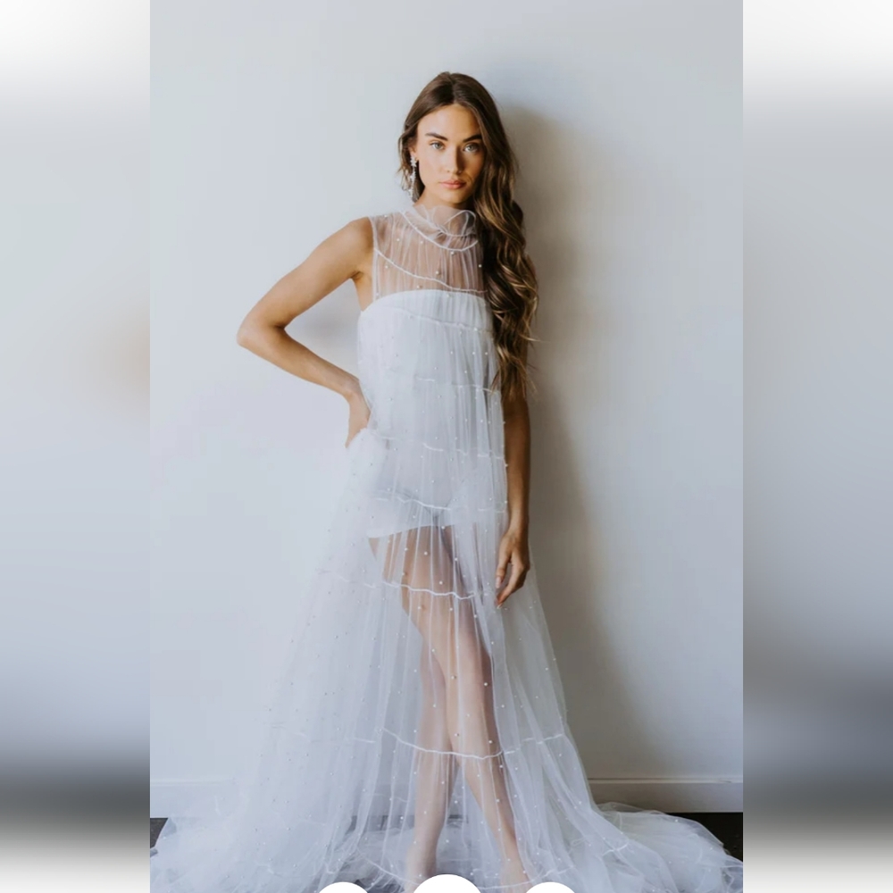 Untamed petals ROSEY PEARL HIGH COLLAR GOWN
